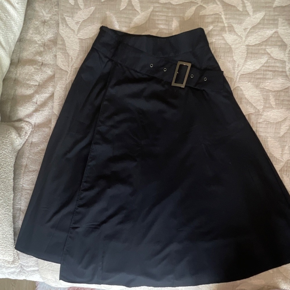 S-DEER Black Solid Satin A-Line Knee Length High Rise Zip Skirt Size S